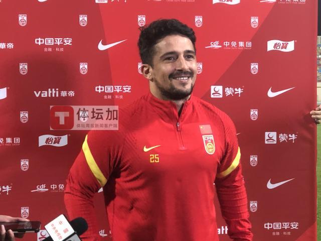 虎扑nba-洛国富：李铁是我的兄弟 希望踢80分钟为梦想而战