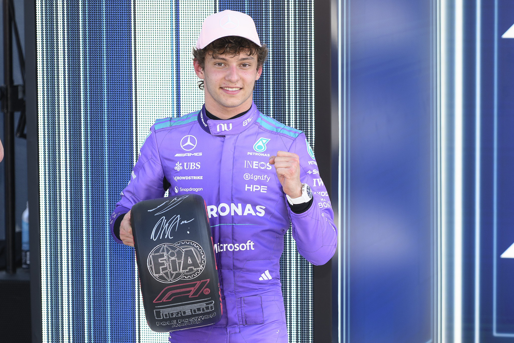 虎扑篮球-F1迈阿密大奖赛排位赛：安东内利夺得杆位 实现三连杆