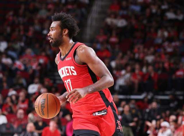 虎扑nba-7助攻0失误，火箭队第三后卫高球商，为季后赛挖掘新人，泰特13+6